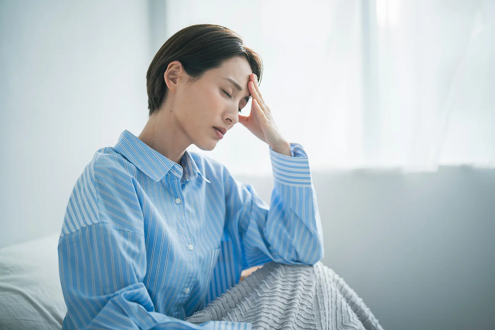 イメージ画像：頭痛やめまい・ふらつきの原因とは？その場でできる対処法も解説